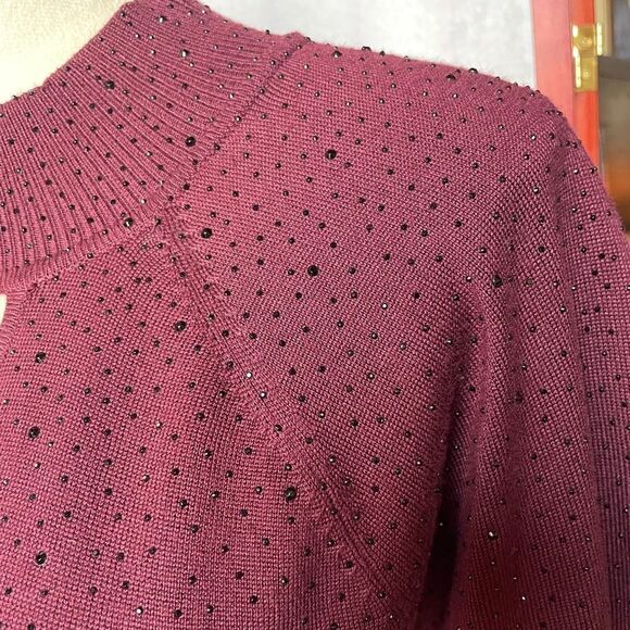 Cable & Gauge Plum Purple Pullover Sweater w/Cut Out & Beaded Top (Size: Large) - Picture 5 of 11